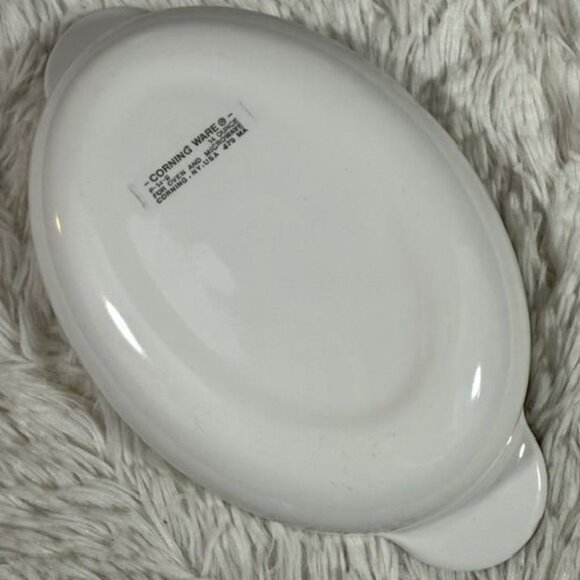 Vintage CorningWare Oval 14oz Handled Baker with Pyrex Handled Glass Lid - Picture 12 of 14